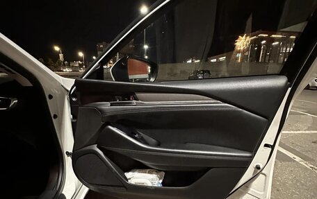 Mazda 6, 2019 год, 1 900 000 рублей, 10 фотография