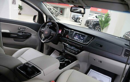 KIA Carnival III, 2019 год, 2 650 000 рублей, 5 фотография