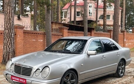 Mercedes-Benz E-Класс, 1996 год, 183 000 рублей, 2 фотография