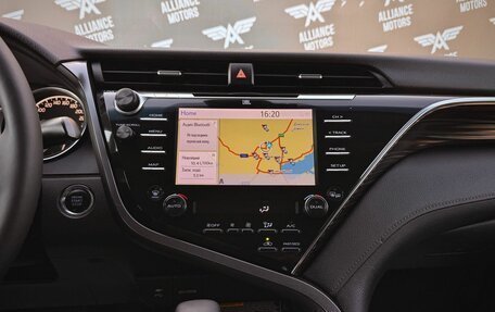 Toyota Camry, 2018 год, 2 395 000 рублей, 15 фотография