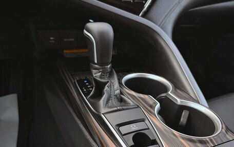 Toyota Camry, 2018 год, 2 395 000 рублей, 23 фотография