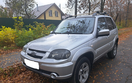 Chevrolet Niva I рестайлинг, 2018 год, 750 000 рублей, 1 фотография