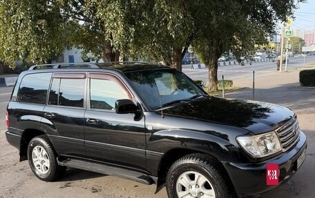 Toyota Land Cruiser 100 рестайлинг 2, 2004 год, 2 000 000 рублей, 2 фотография