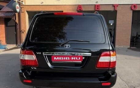 Toyota Land Cruiser 100 рестайлинг 2, 2004 год, 2 000 000 рублей, 3 фотография