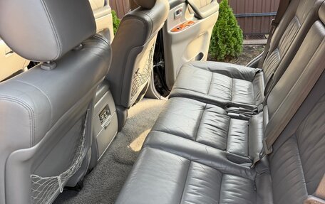 Toyota Land Cruiser 100 рестайлинг 2, 2004 год, 2 000 000 рублей, 8 фотография