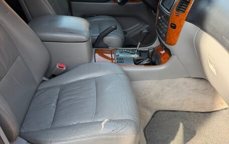 Toyota Land Cruiser 100 рестайлинг 2, 2004 год, 2 000 000 рублей, 15 фотография