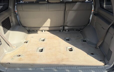 Toyota Land Cruiser 100 рестайлинг 2, 2004 год, 2 000 000 рублей, 13 фотография
