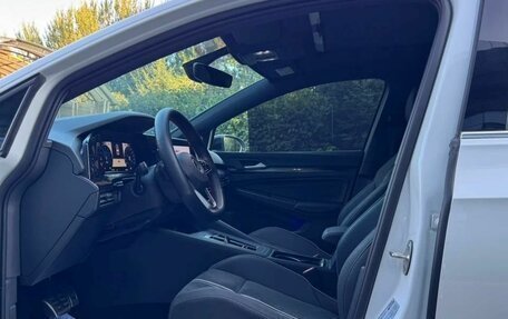 Volkswagen Golf VIII, 2023 год, 2 100 000 рублей, 10 фотография