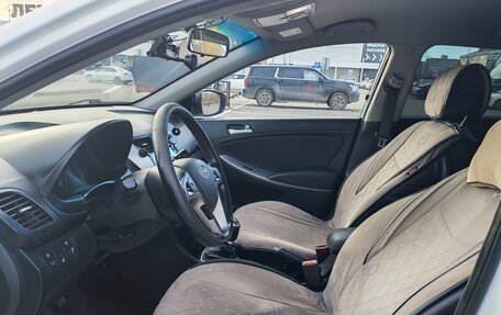 Hyundai Solaris II рестайлинг, 2015 год, 800 000 рублей, 15 фотография