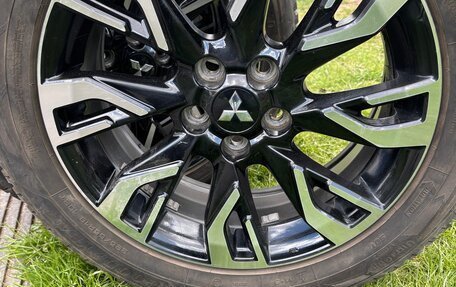 Mitsubishi Outlander III рестайлинг 3, 2022 год, 2 400 000 рублей, 10 фотография
