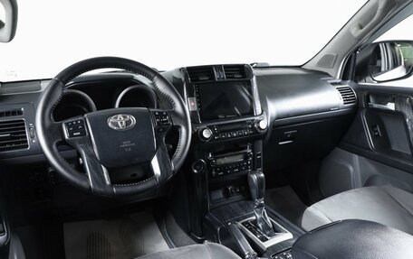 Toyota Land Cruiser Prado 150 рестайлинг 2, 2010 год, 2 999 000 рублей, 8 фотография