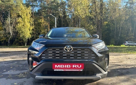 Toyota RAV4, 2020 год, 4 000 000 рублей, 2 фотография