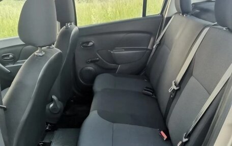 Renault Logan II, 2016 год, 450 000 рублей, 12 фотография