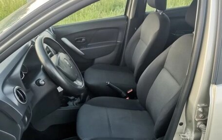 Renault Logan II, 2016 год, 450 000 рублей, 11 фотография