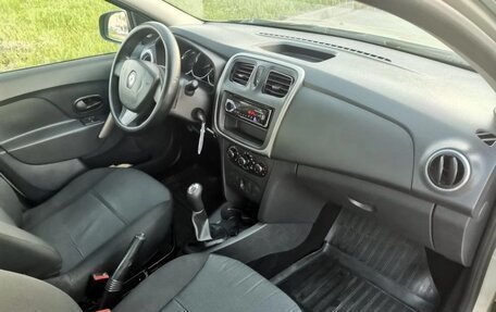 Renault Logan II, 2016 год, 450 000 рублей, 14 фотография