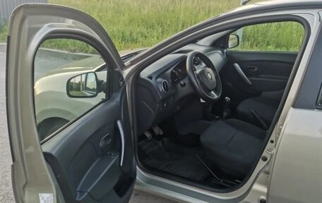 Renault Logan II, 2016 год, 450 000 рублей, 15 фотография