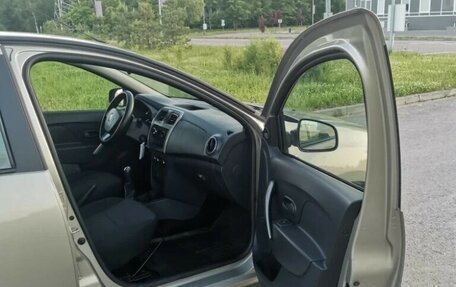 Renault Logan II, 2016 год, 450 000 рублей, 20 фотография