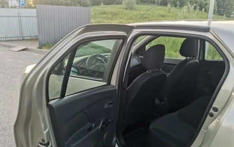 Renault Logan II, 2016 год, 450 000 рублей, 22 фотография