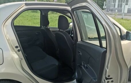 Renault Logan II, 2016 год, 450 000 рублей, 26 фотография