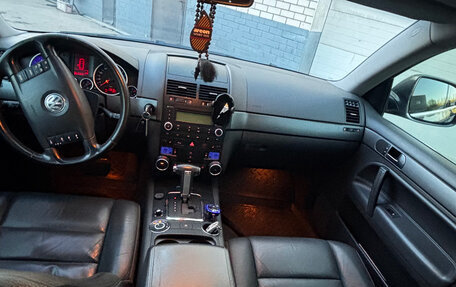 Volkswagen Touareg III, 2009 год, 1 000 000 рублей, 23 фотография