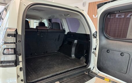 Toyota Land Cruiser Prado 150 рестайлинг 2, 2020 год, 5 590 000 рублей, 6 фотография