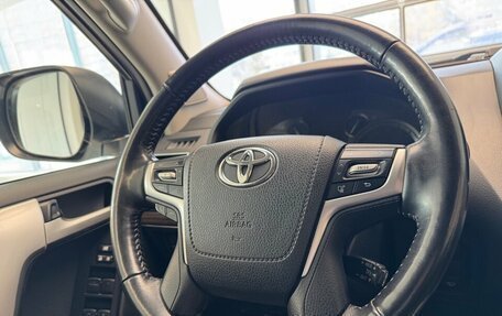Toyota Land Cruiser Prado 150 рестайлинг 2, 2020 год, 5 590 000 рублей, 11 фотография
