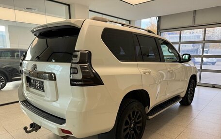 Toyota Land Cruiser Prado 150 рестайлинг 2, 2020 год, 5 590 000 рублей, 4 фотография