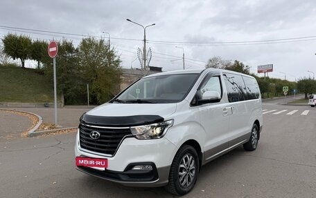 Hyundai H-1 II рестайлинг, 2019 год, 3 550 000 рублей, 4 фотография