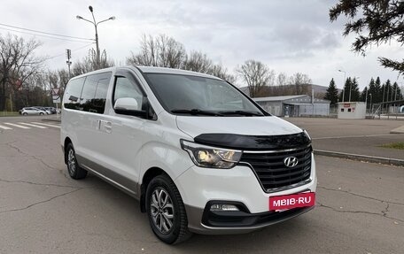 Hyundai H-1 II рестайлинг, 2019 год, 3 550 000 рублей, 2 фотография