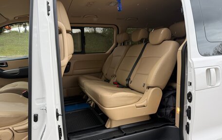 Hyundai H-1 II рестайлинг, 2019 год, 3 550 000 рублей, 20 фотография
