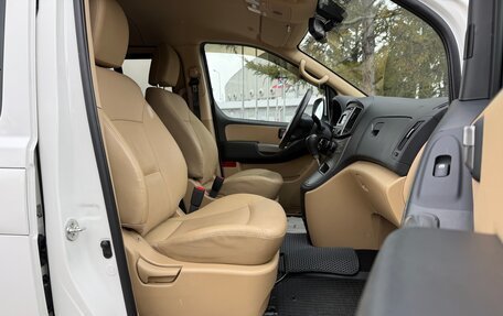 Hyundai H-1 II рестайлинг, 2019 год, 3 550 000 рублей, 23 фотография