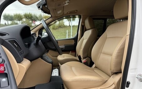 Hyundai H-1 II рестайлинг, 2019 год, 3 550 000 рублей, 18 фотография