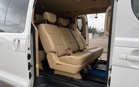 Hyundai H-1 II рестайлинг, 2019 год, 3 550 000 рублей, 26 фотография