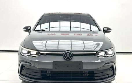 Volkswagen Golf VIII, 2023 год, 2 030 000 рублей, 2 фотография