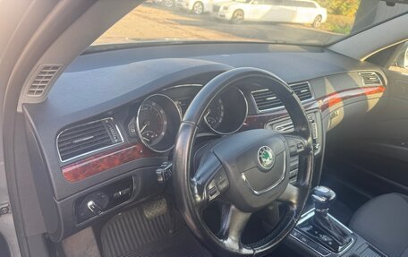 Skoda Superb III рестайлинг, 2009 год, 899 000 рублей, 15 фотография