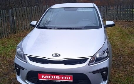 KIA Rio IV, 2018 год, 1 385 000 рублей, 1 фотография