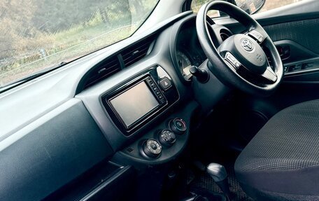 Toyota Vitz, 2017 год, 917 000 рублей, 8 фотография