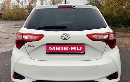 Toyota Vitz, 2017 год, 917 000 рублей, 6 фотография