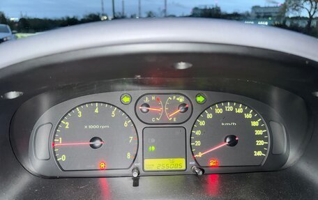 KIA Magentis I, 2003 год, 230 000 рублей, 13 фотография