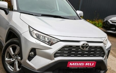 Toyota RAV4, 2020 год, 3 199 999 рублей, 2 фотография