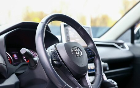 Toyota RAV4, 2020 год, 3 199 999 рублей, 11 фотография