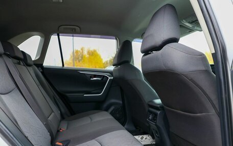 Toyota RAV4, 2020 год, 3 199 999 рублей, 15 фотография
