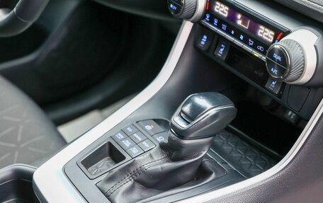 Toyota RAV4, 2020 год, 3 199 999 рублей, 18 фотография