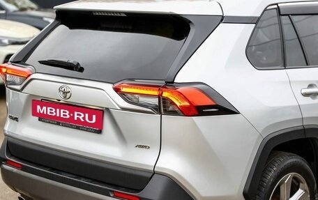 Toyota RAV4, 2020 год, 3 199 999 рублей, 8 фотография