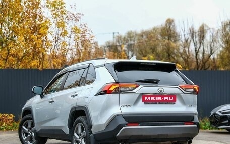 Toyota RAV4, 2020 год, 3 199 999 рублей, 9 фотография