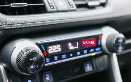 Toyota RAV4, 2020 год, 3 199 999 рублей, 21 фотография