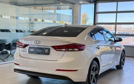Hyundai Elantra VI рестайлинг, 2018 год, 1 735 000 рублей, 6 фотография
