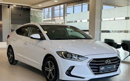 Hyundai Elantra VI рестайлинг, 2018 год, 1 735 000 рублей, 3 фотография