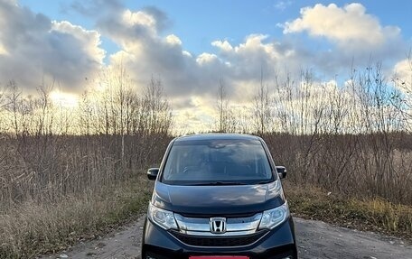 Honda Stepwgn IV, 2017 год, 2 300 000 рублей, 1 фотография