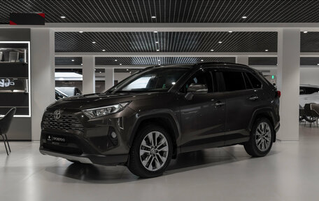 Toyota RAV4, 2020 год, 3 680 000 рублей, 1 фотография